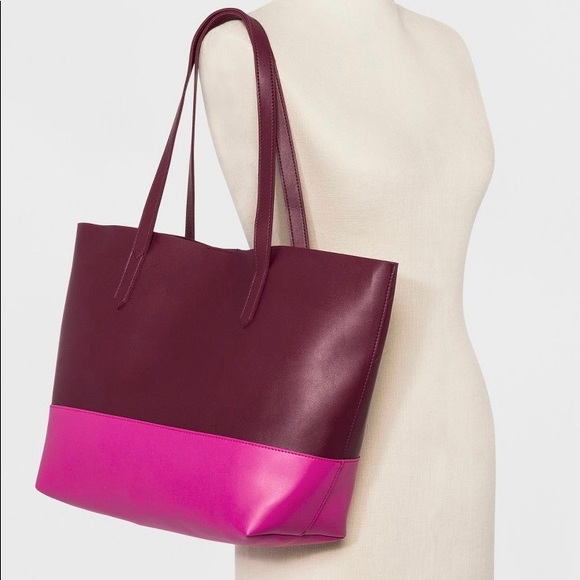 Handbags - Picture 6 of 14